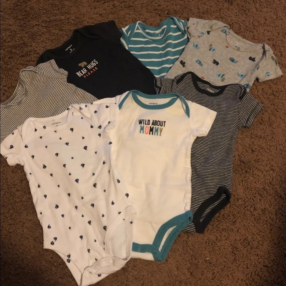 7 Carter’s short sleeve onesies